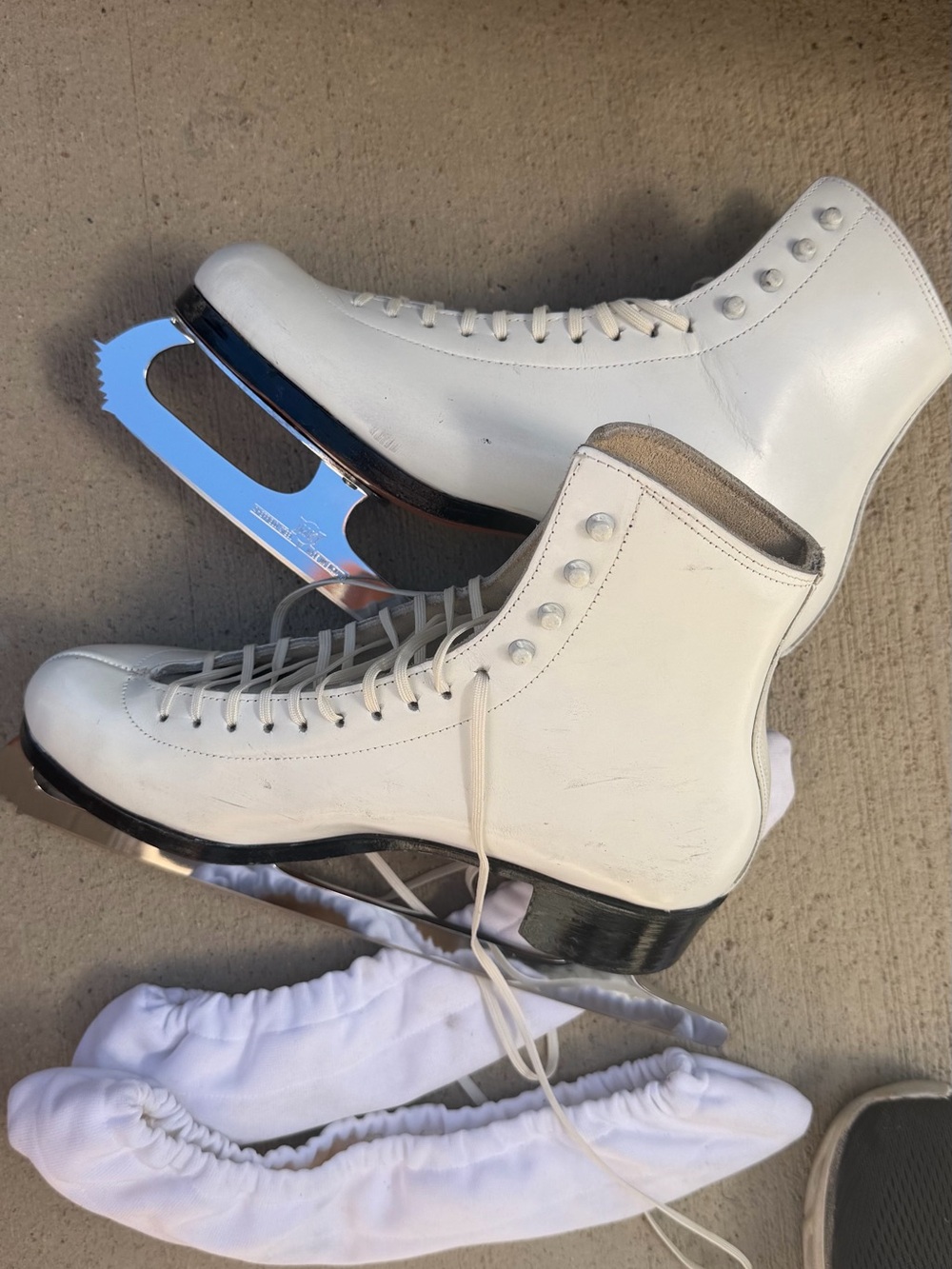 White Women's Figure Ice Skates - Classic Lace-Up Boots